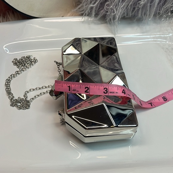 SILVER HARD CASE CLUTCH - Picture 7 of 11